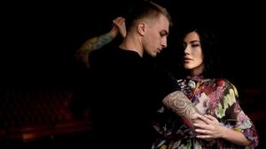 Mezzosoprana Andreea Ilie mai dă o lovitură: ”Amor, amor”, alături de Sean Norvis
