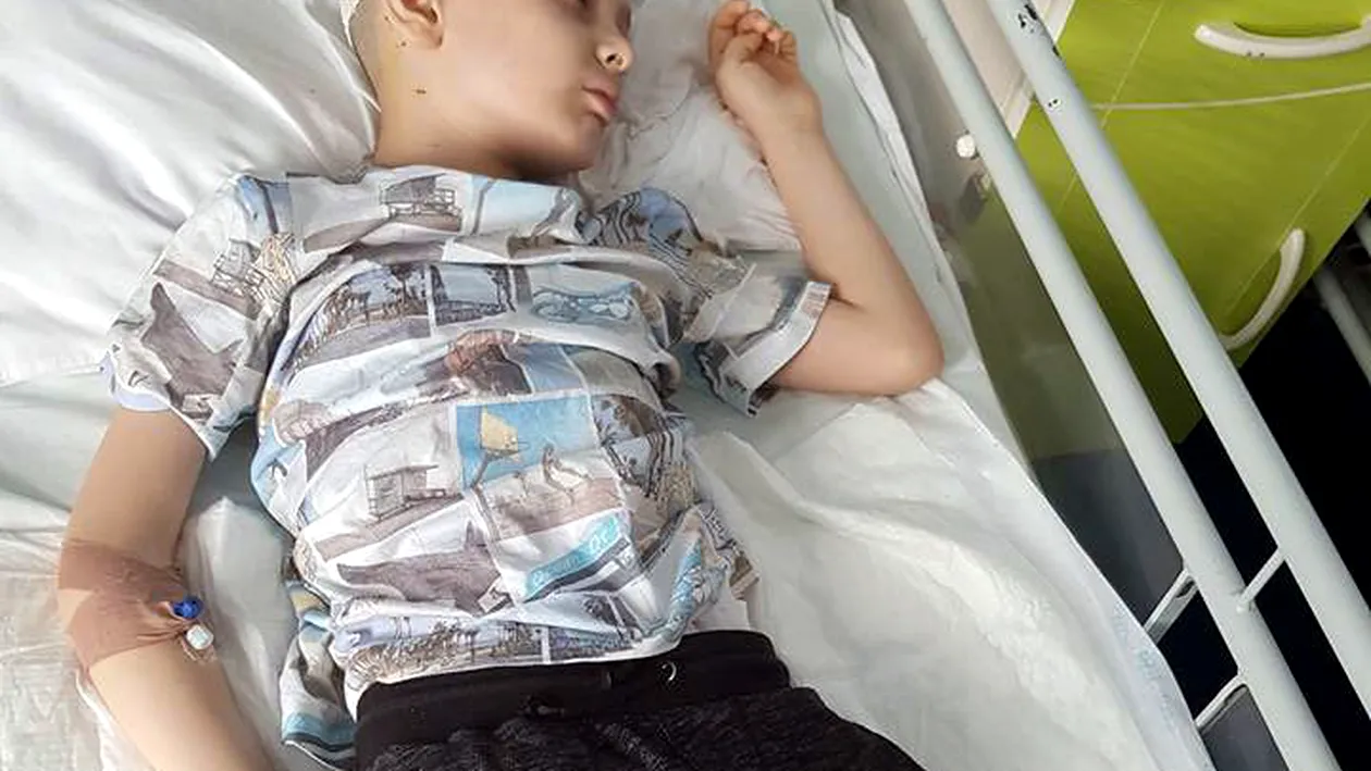 Un băieţel de 8 ani are nevoie de ajutor! Micuţul are o tumoare pe creier şi are nevoie urgentă de bani pentru operaţie