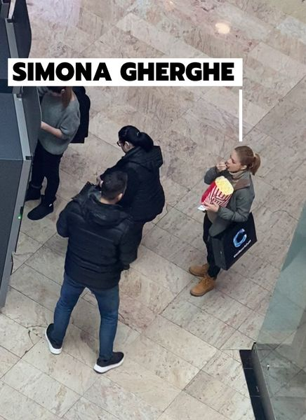 Simona Gherghe își face poftele singurică în mall: ”Se lasă cu o pungă de…”