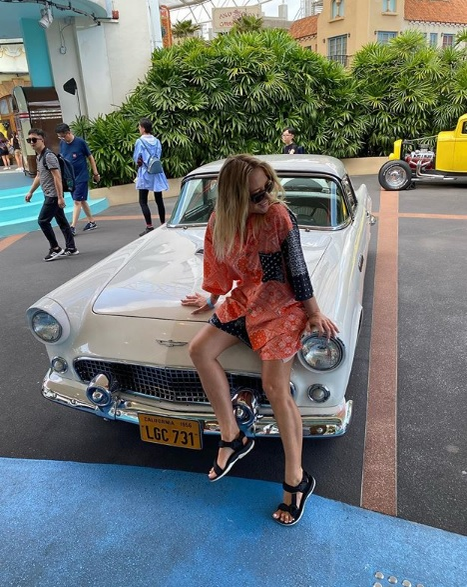 Delia, ”sechestrată” în Singapore din cauza virusului ucigaș care a băgat populația în sperieți
