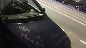Cum s-a răzbunat această femeie din Arad pe maşina fostului iubit, după ce a părăsit-o. Râzi cu lacrimi. FOTO
