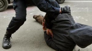 Scandal la Vaslui! Politisti acuzati ca au batut cu bestialitate doi barbati