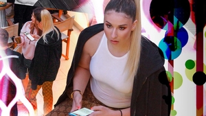 Fiica ”sexy-impresarei”, apariție de super-fițe la NUBA: pantaloni Gucci + Balenciaga!