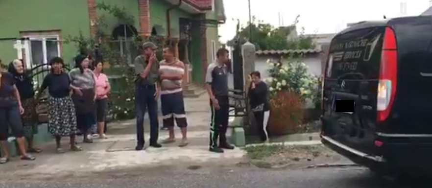 Maşina cu trupul neînsufleţit al Denisei a ajuns la Ştefăneşti