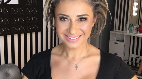 ANAMARIA PRODAN şi-a personalizat carcasa telefonului c-un mesaj incredibil. Ce a putut să scrie soţia lui REGHE: „Îţi voi arăta...“