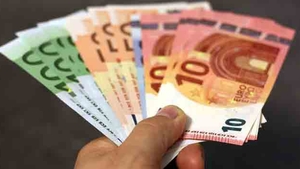 Curs valutar 12 februarie 2019. Câți lei a ajuns 1 euro în această dimineață