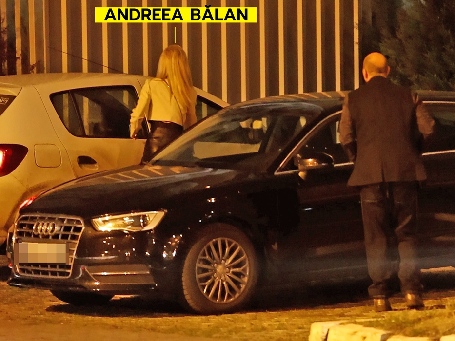 Andreea nu nimerește mașina ei (Foto: CANCAN.RO)