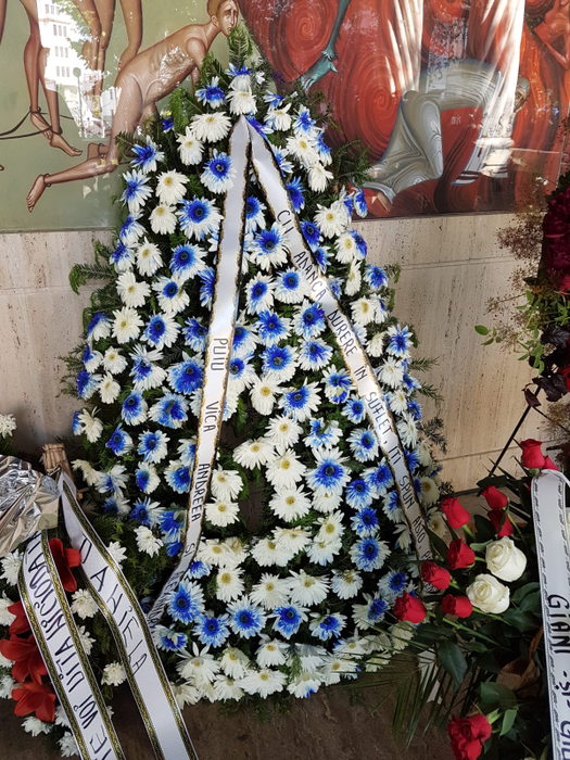Coroane peste coroane la înmormântarea lui Costin  Mărculescu