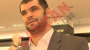 Daniel Ghita adora shoppingul si hainele de lux!