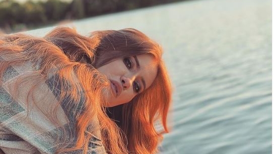 Așa a scăpat Iulia Albu de problemele la păr: ”Am făcut injecții în scalp!”
