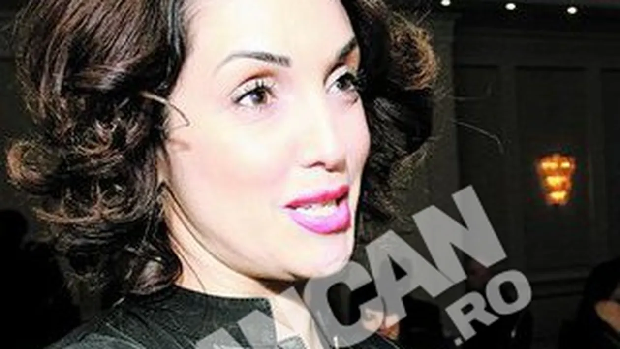 Nico provine dintr-o familie numeroasa si a avut o copilarie saracacioasa! Dormeam patru intr-un pat, cu adidasii la cap