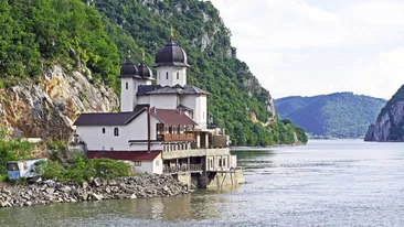 Incredibil! O româncă s-a trezit cu o factură uriașă la telefon, după o plimbare pe Dunăre. Câți bani trebuie să scoată acum din buzunar