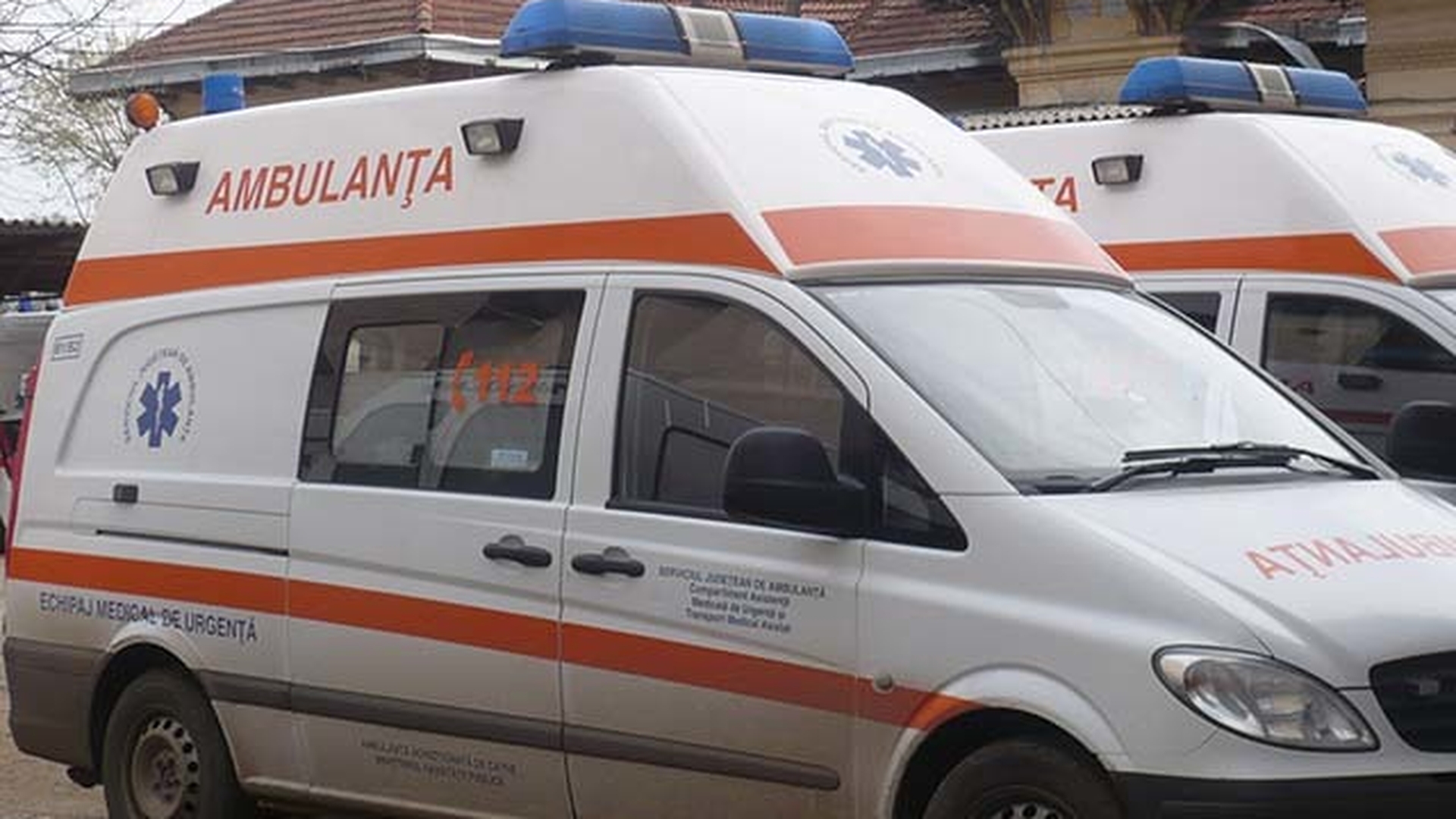 S-a întâmplat de Paşte! Ambulanţa a intrat să alimenteze în benzinărie, dar ce a urmat e de cascadorii râsului