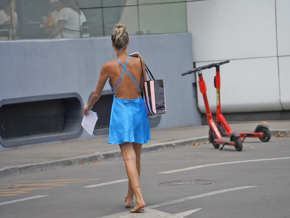 Ramona Olaru a mers la mall să returneze un produs / (Sursa: CANCAN.RO)