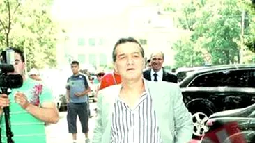 Becali a fost fluierat de turci chiar in fata casei