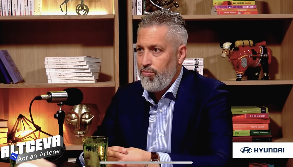 Podcastul poate fi urmărit integral pe canalul de YouTube – ALTCEVA cu Adrian Artene / (Sursa: Captură video)