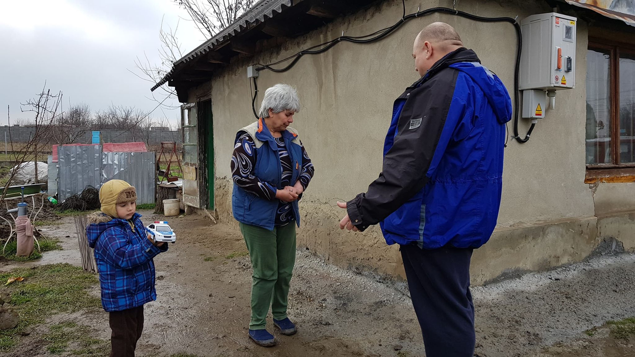 Denis, crescut de bunică și ajutat din toată inima de Arpi