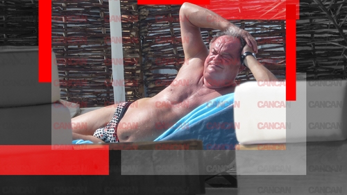 Și-a arătat ”bijuteriile” pe șezlong! Imagini de senzație cu Vasile Blaga la Mamaia! Fotografiile vor face istorie!