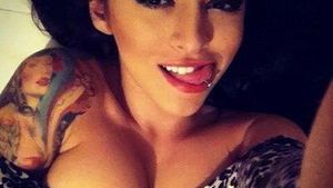 Ruby se consideră un copil şi vrea mai multe tatuaje: "Femeie sună matur! Urmează să-mi termin mâna şi vreau să-mi fac şi şoldul"