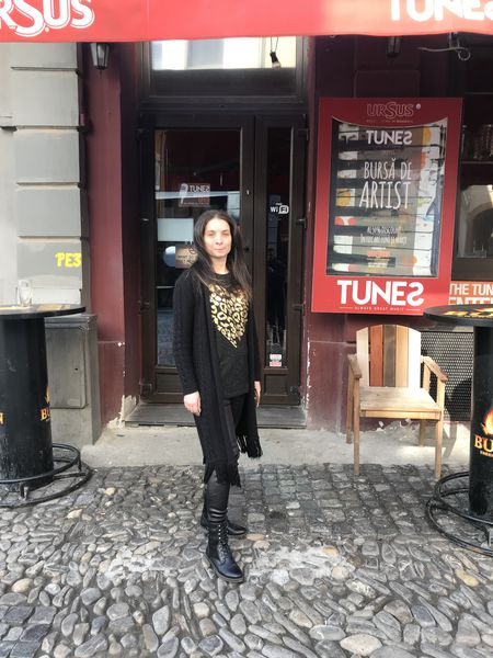 Ana Maria Pantaze, în fața clubului ei de suflet