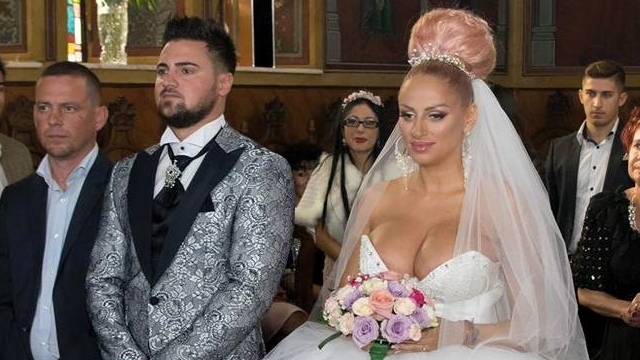 Sanziana Buruiana si-a scos burtica la inaintare! Ce mesaj are pentru fiica ei!