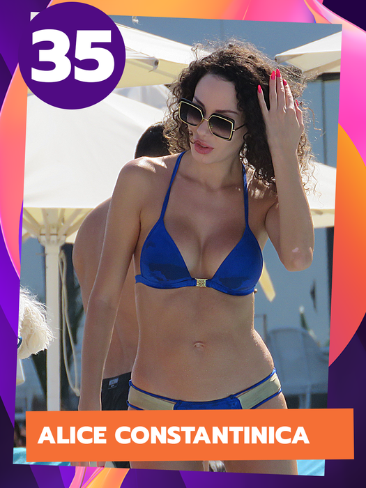 Cine o face mai bine? Cosmina Păsărin, Adelina Pestrițu, Anna Lesko sau Simona Trașcă? TOP 50 fete care se luptă cu părul, în costum de baie