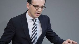 Facebook va lansa un filtru pentru ştiri false în Germania! Totul a pornit de la alegerile din SUA
