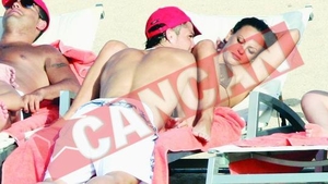 Iubita lui Cristiano Ronaldo si-a pus cercel cu numele si numarul lui de pe tricou