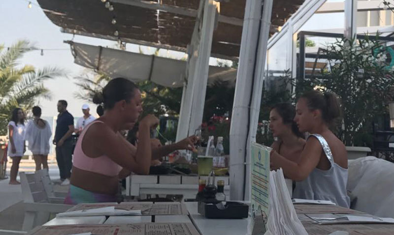 Alexandra s-a simţit foarte bine în compania prietenelor ei