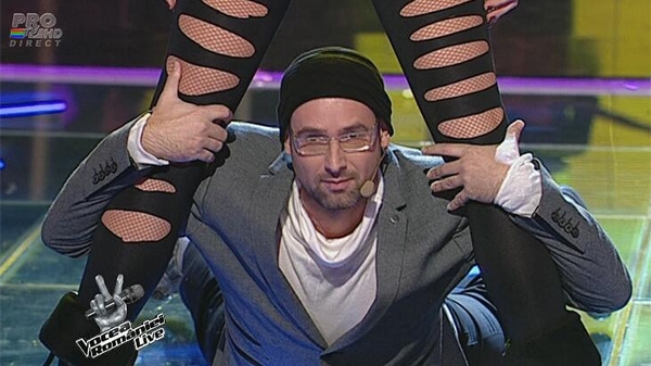 Direct dintre picioarele unei dansatoare! Tibi Scobiola, la primul moment ritmat