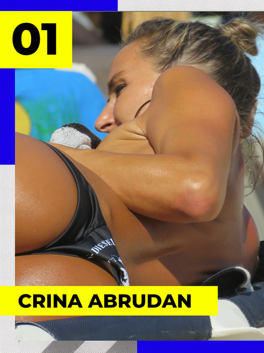 Parada bombelor sexy fără sutien. Divele din România și-au dezgolit nurii pentru bronzul perfect, sub privirile pofticioase ale bărbaților de pe plajă!