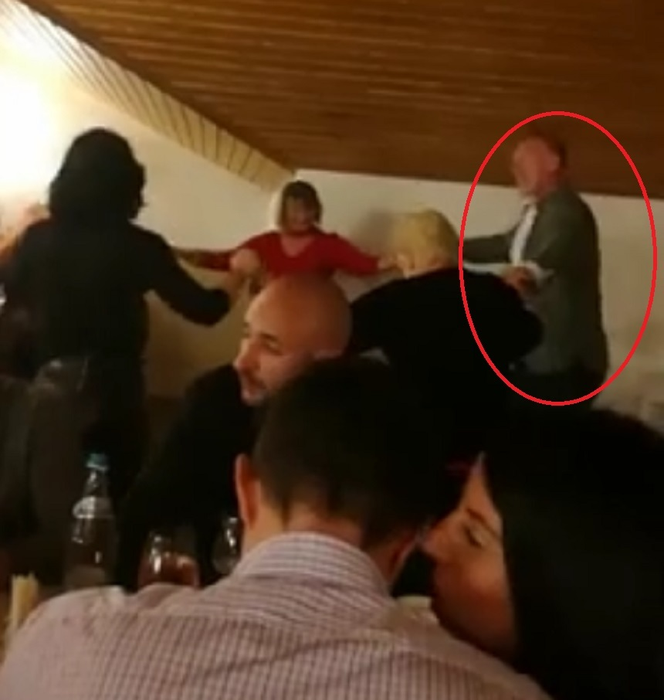 VIDEO / Tolea Ciumac, petrecere de pomină după ce l-au săltat mascaţii! Ce vedete i-au fost alături pe ringul de dans