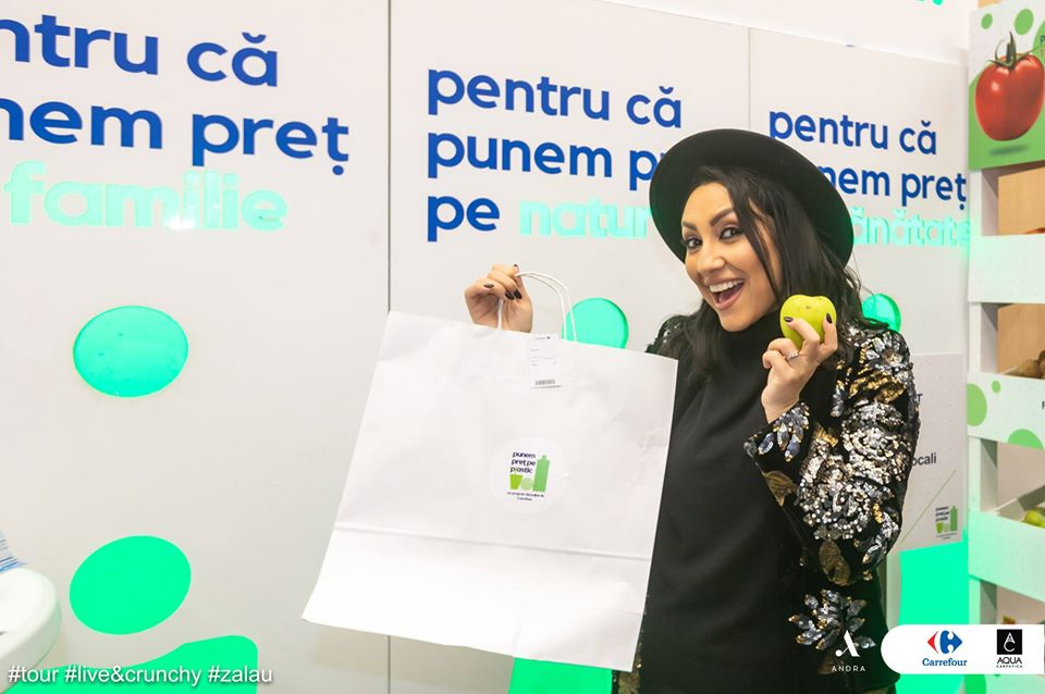 Surpriză! Andra Măruță chiar e însărcinată?! A apărut cu burtica pe scenă, la ultimul concert