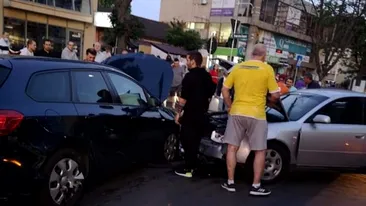 Accident grav în Capitală! Au fost implicate 6 mașini. VIDEO