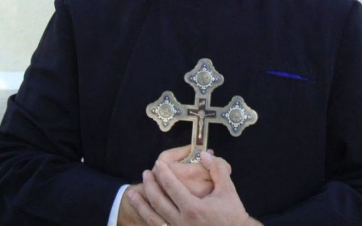 Când un preot cere un test ADN fiindcă a ajuns la concluzia că are un copil care nu i-ar aparține, se poate discuta despre o adevărată telenovelă