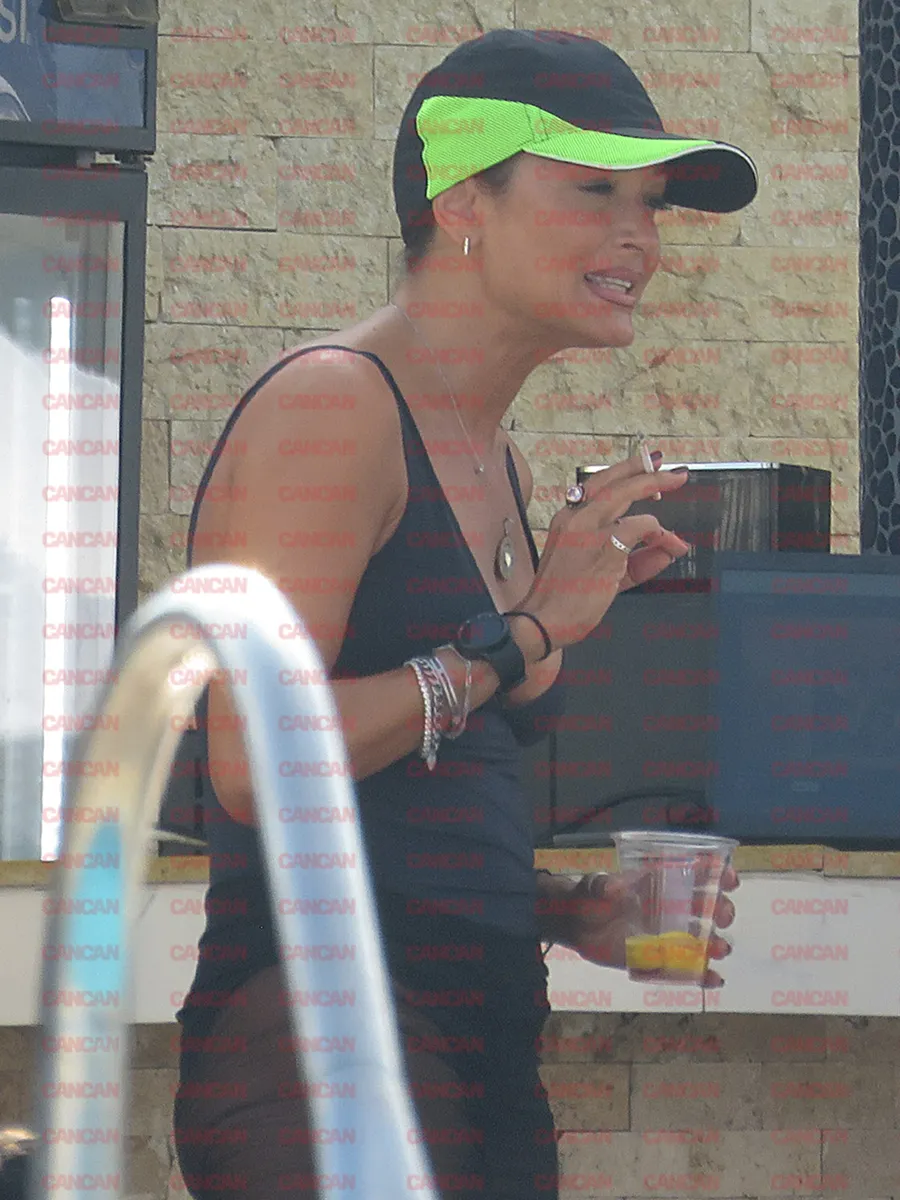 Anca Țurcașiu este dependentă de fumat