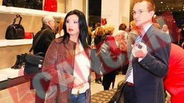 De unde isi cumpara vedetele haine ieftine