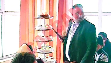 Tort de sase etaje la ziua lui Bercea Mondialu