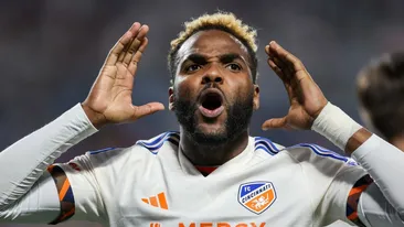 Ultimele secunde ale fotbalistului Boupendza au fost filmate! Poliția a încheiat ancheta, dar ce se vede pe camerele de supraveghere este ciudat și fără răspuns!