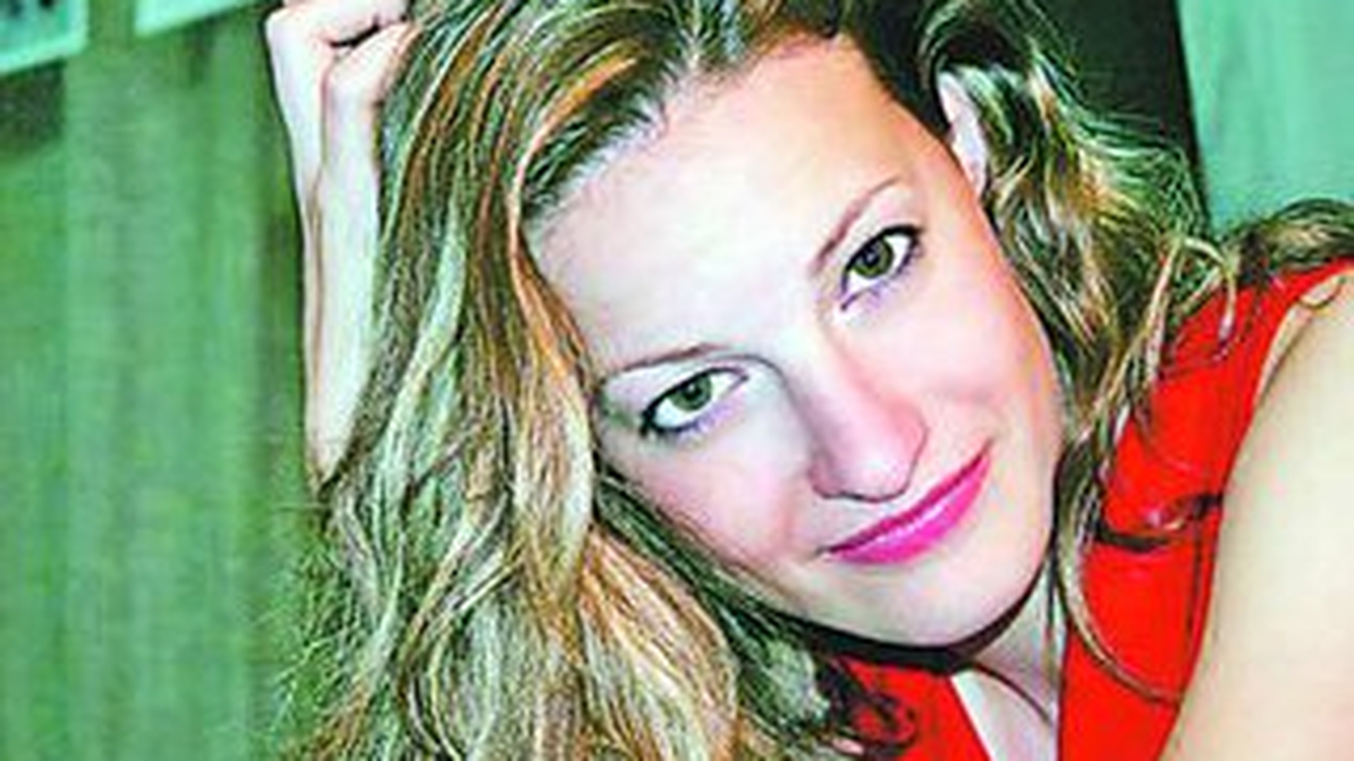 Colega noastra trebuie sa invinga cancerul osos! Impreuna vom reusi sa o ajutam pe Andreea