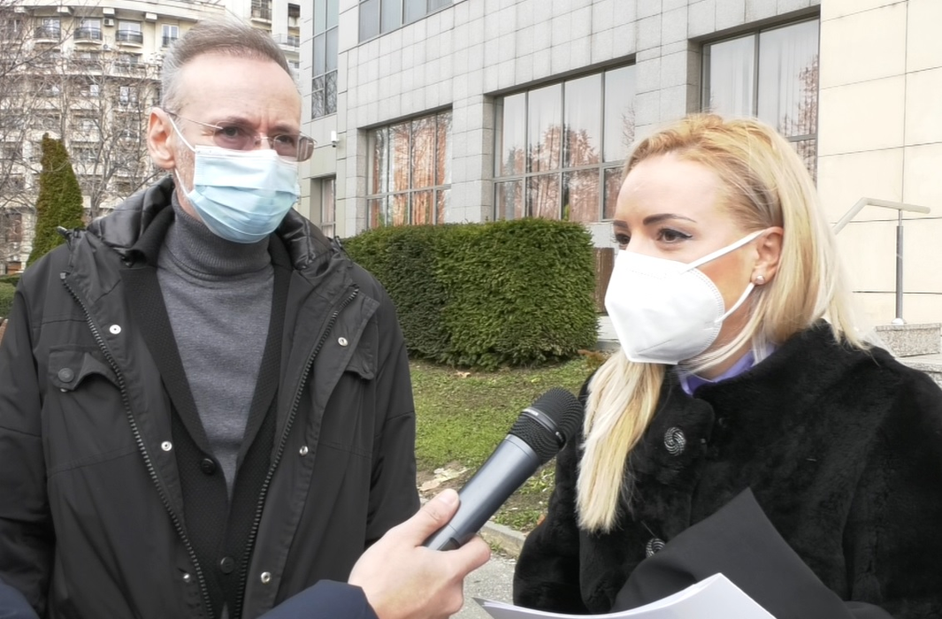 Mihai Albu, alături de apărătorul său