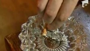 VIDEO Pachetele de tigari vor avea fotografii socante mai mari si avertismente mai dure! Veti cere la chiosc un pachet de "Fumatul ucide!"