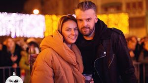 Roxana Ionescu, sărbători alături de "socrii" săi! Cum s-a îmbrăcat "Mama Natură" când a mers la părinţii lui Tinu Vadaicu