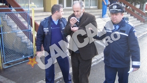 Dinu Damaschin a murit la proces! Nu se mai putea deplasa singur,  fusese adus pe brate! "Nu a putut scoate niciun cuvant in sala de judecata, era foarte slabit"