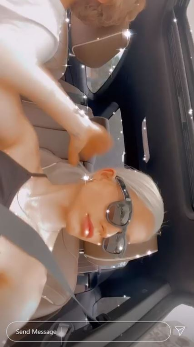 Carmen Grebenișan, surprinsă topless pe marginea unei piscine! Imaginea cu fosta concurentă de la Asia Express i-a înnebunit pe bărbați