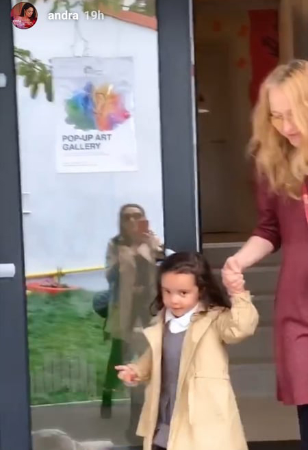 Andra a dus-o pe fetița ei, Eva, la salon! A încercat asta pentru prima dată