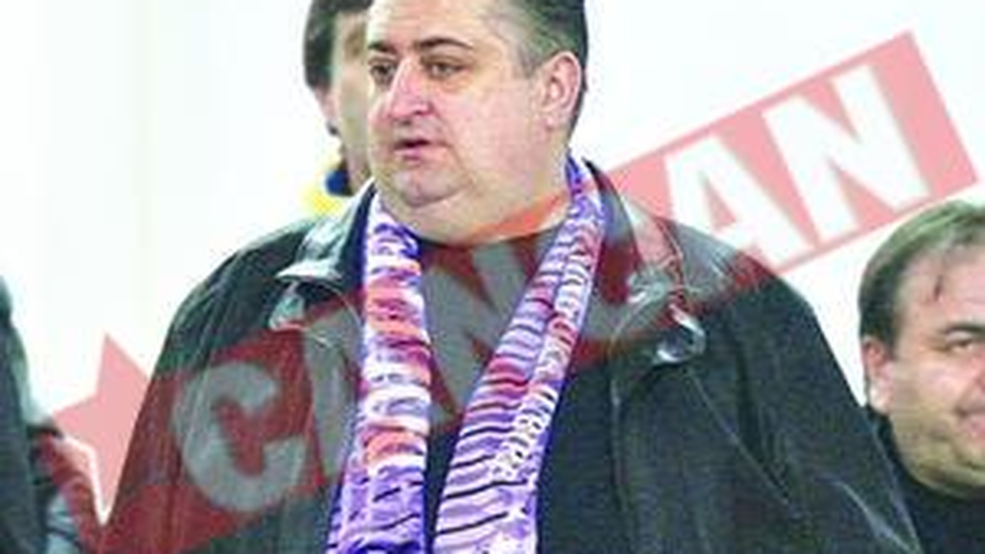 Marian Iancu il trage de maneca pe Dorin Goga