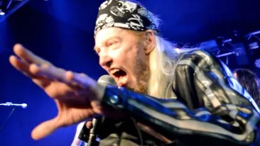 Doliu în lumea artistică! Un cântăreţ celebru a făcut infarct la 56 de ani