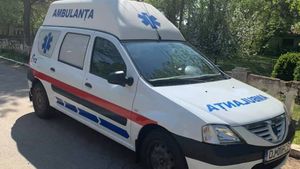 Maşina primăriei... transformată în ambulanţă într-o localitate din Dolj