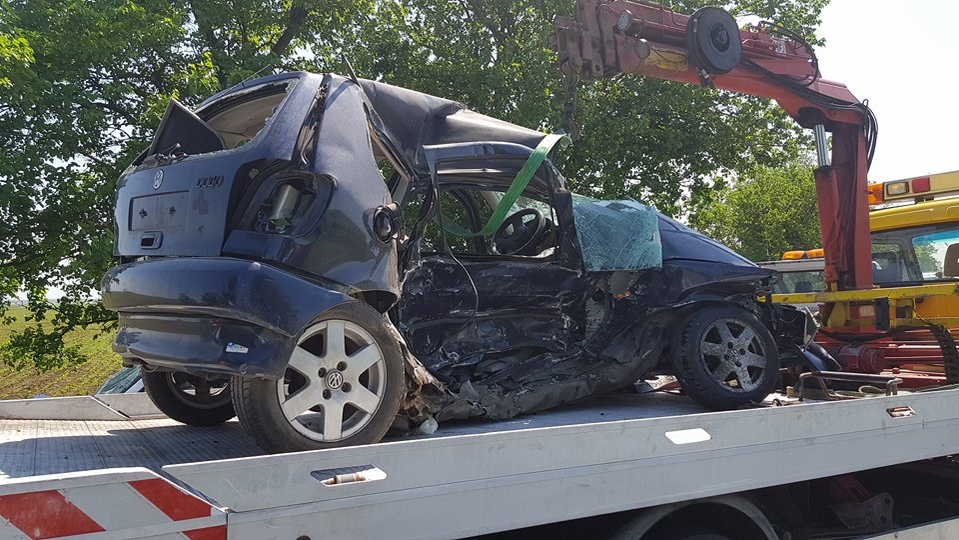 Mașinile implicate în accident s-au făcut zob
